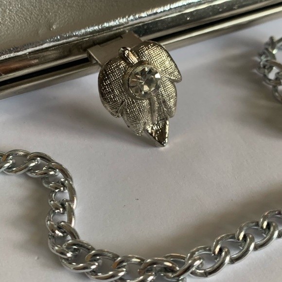 🔗Vintage Silver Clutch🔗 - Picture 10 of 11